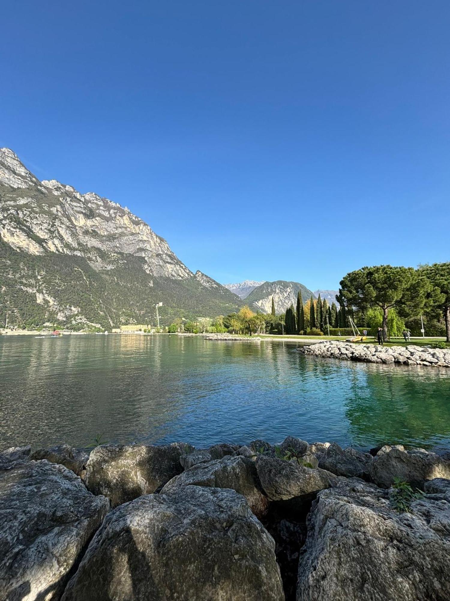 Garden & Pool Perugini Torbole Sul Garda Exterior foto