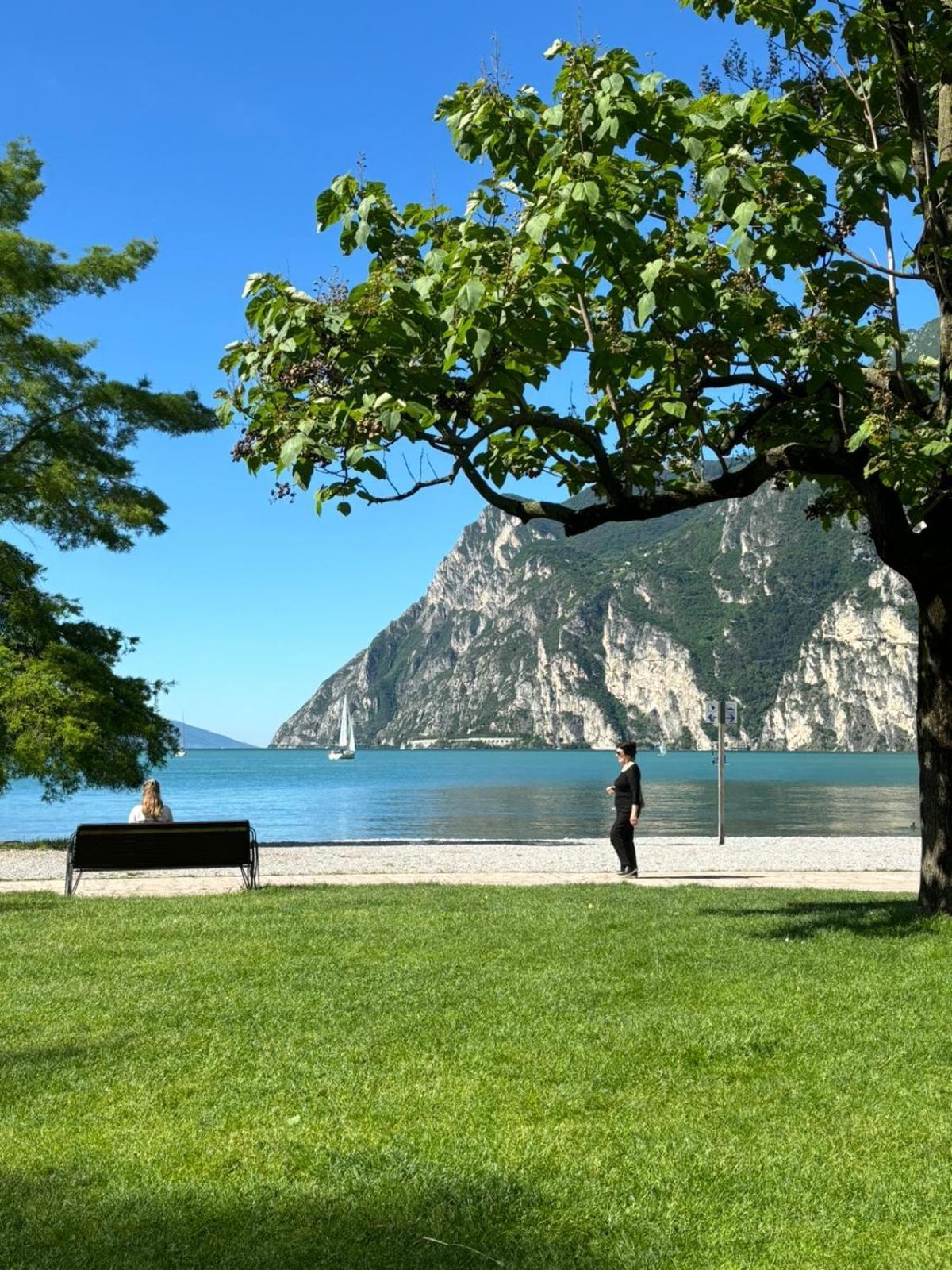 Garden & Pool Perugini Torbole Sul Garda Exterior foto